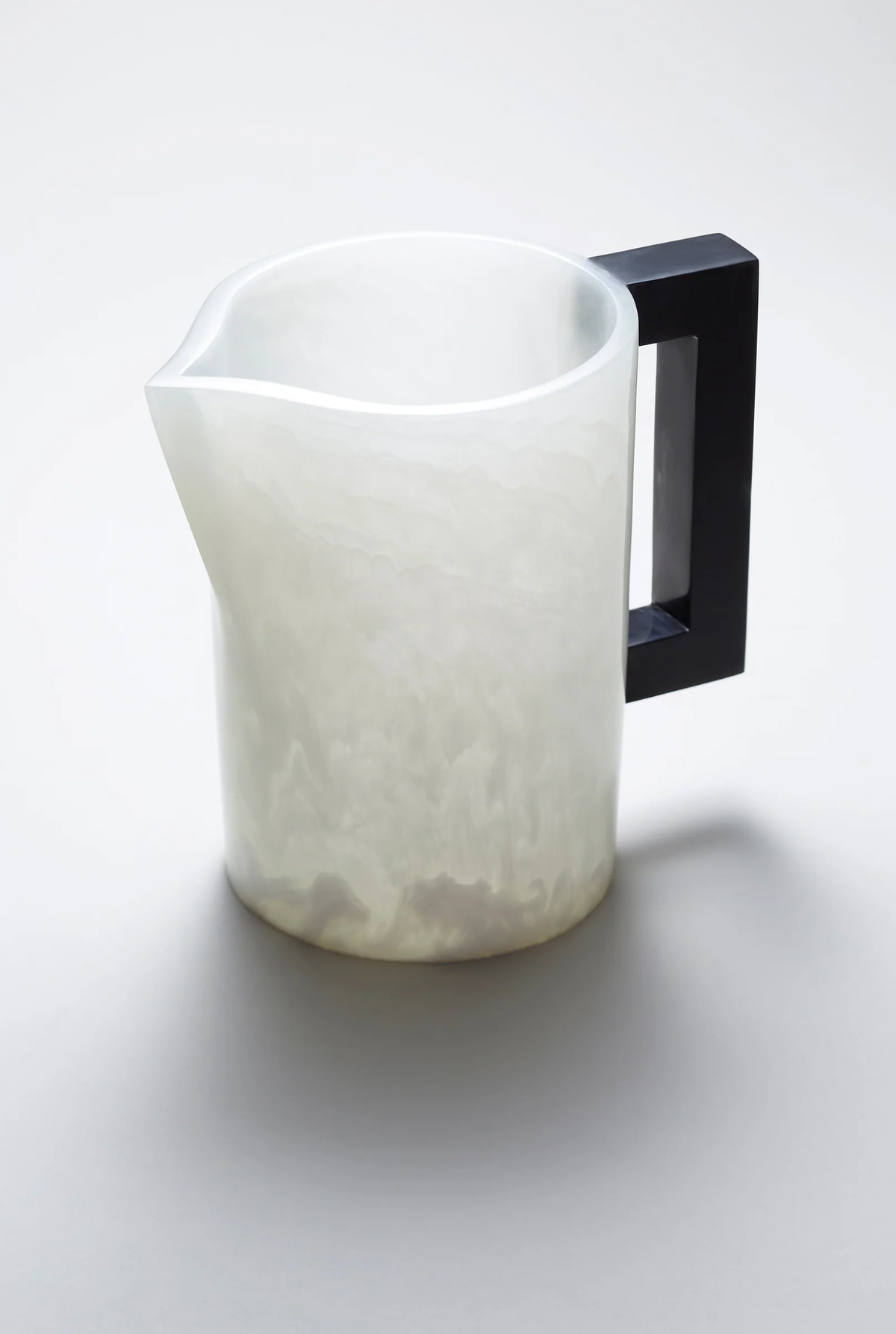 Pearl's Pitcher White with Charcoal Handle