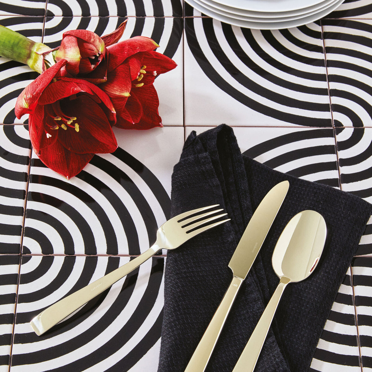 Flat PVD Flatware 5 Piece Setting - Champagne