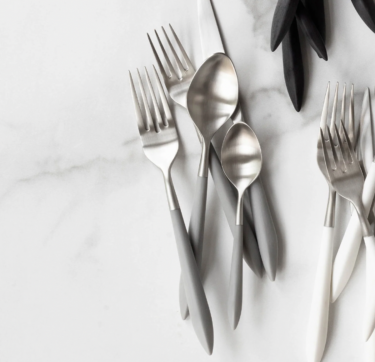 Ares Oro Flatware 5 Piece Setting - Grey
