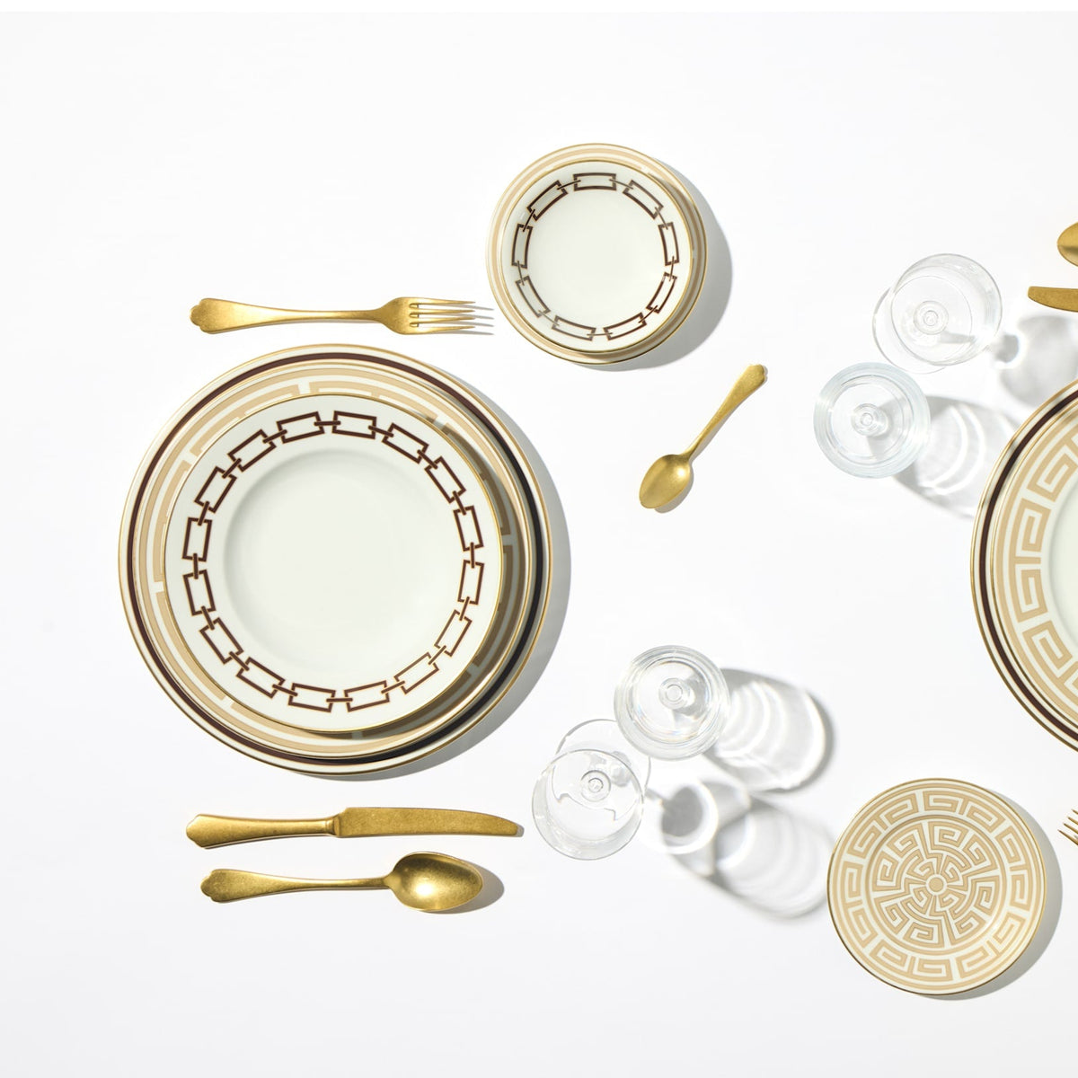 Catene Ebony Brown Dinnerware