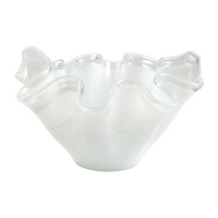 The onda bowl is made of premium white glass.