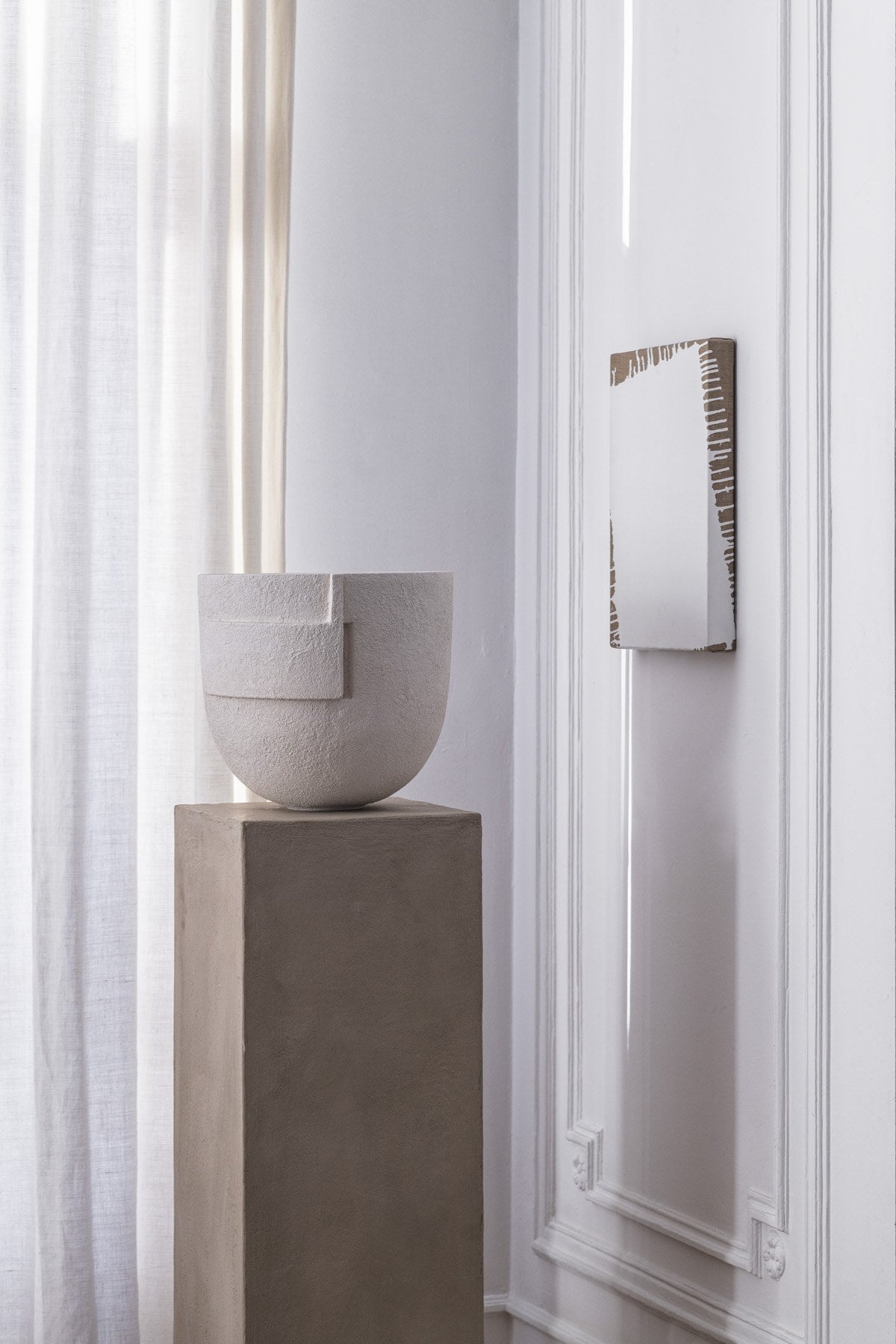 Incisia Forma White Vase