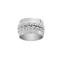 Babylone Silver Plated Napkin Ring featuring a central decorative band of braided metal.