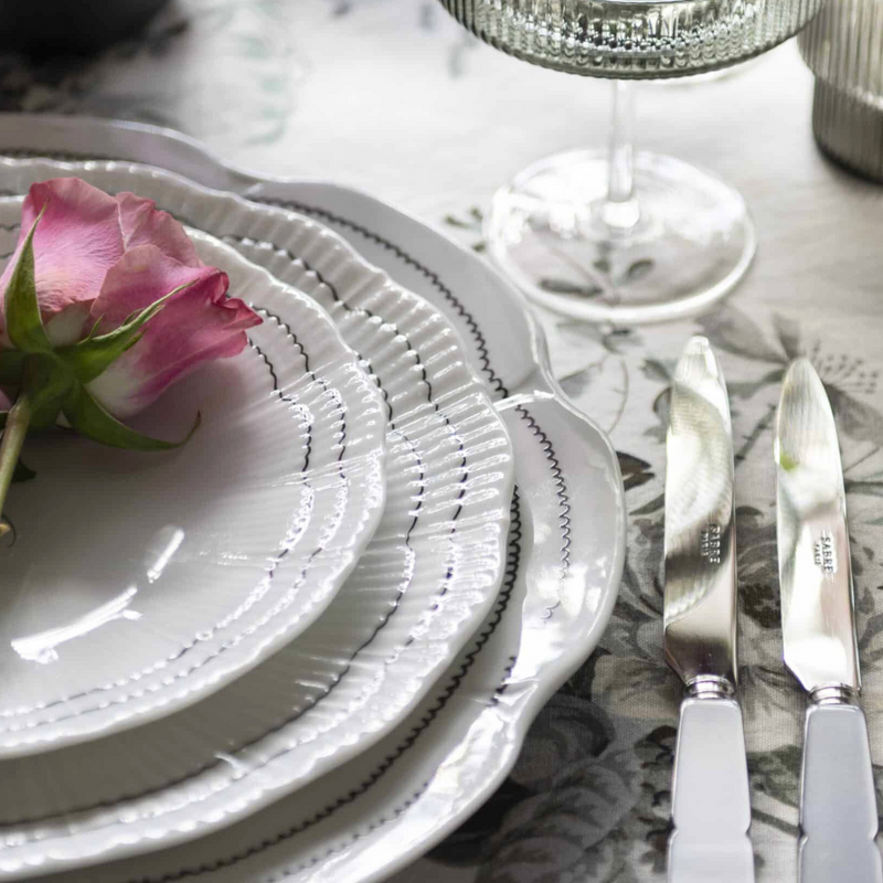 Coral Dinnerware Black