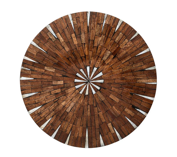 Drawing inspiration from artisanal modern design, the Kim Seybert Halo Placemat Set of 4 in Brown and White features round wooden segments arranged radially with contrasting lighter sections, creating a striking sunburst pattern reminiscent of a star-like motif at the center.