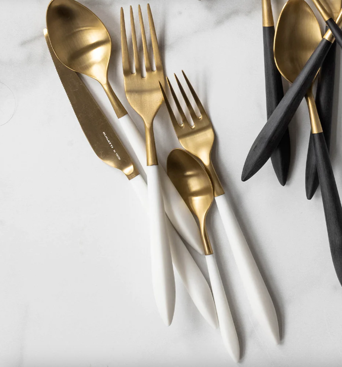 Ares Flatware 5 Piece Setting -Oro & White