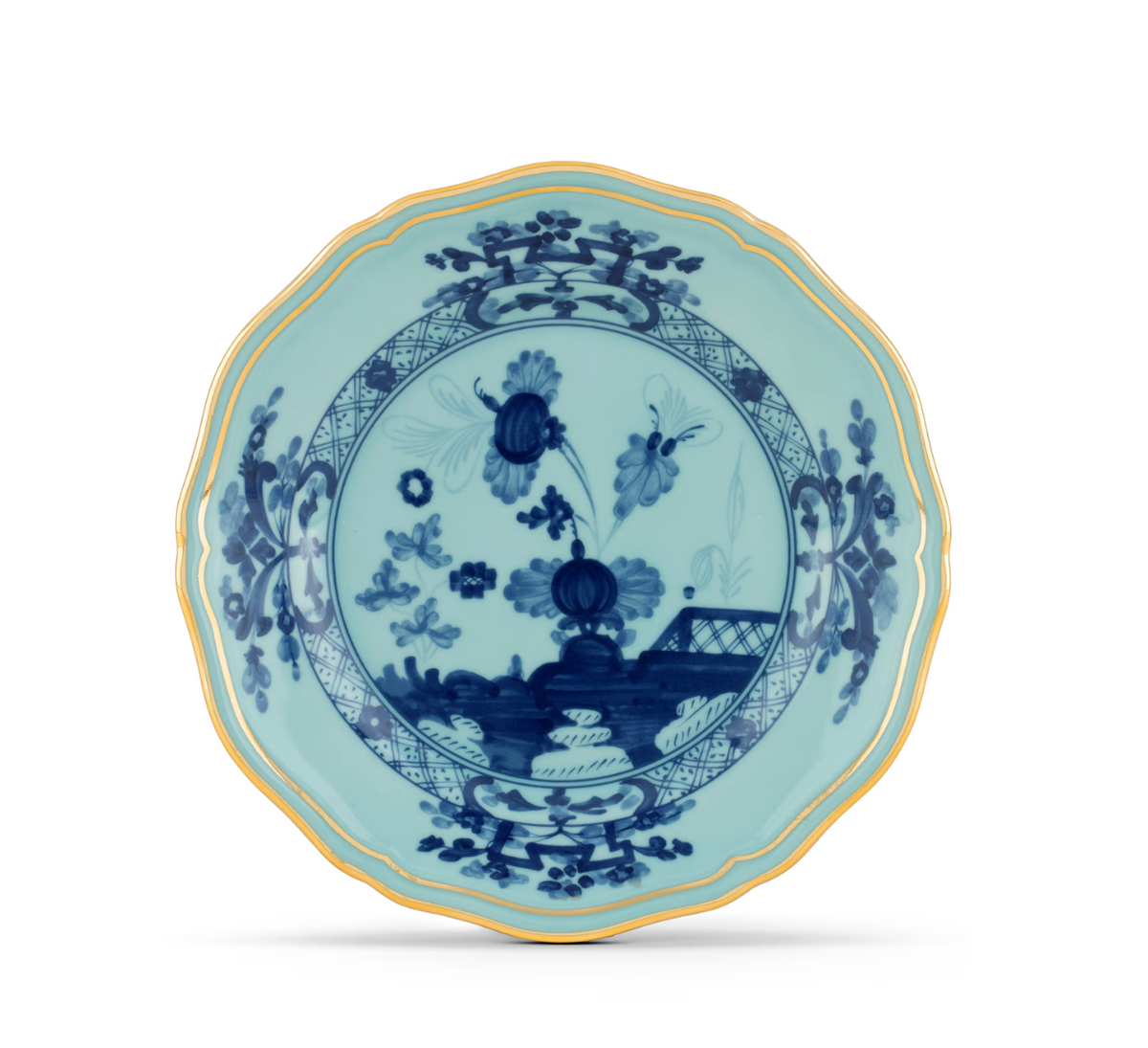Ginori 1735 Oriente Italiano Dinnerware Iris light blue scalloped dinner plate with a gold rim and dark blue floral chinoiserie patterns.