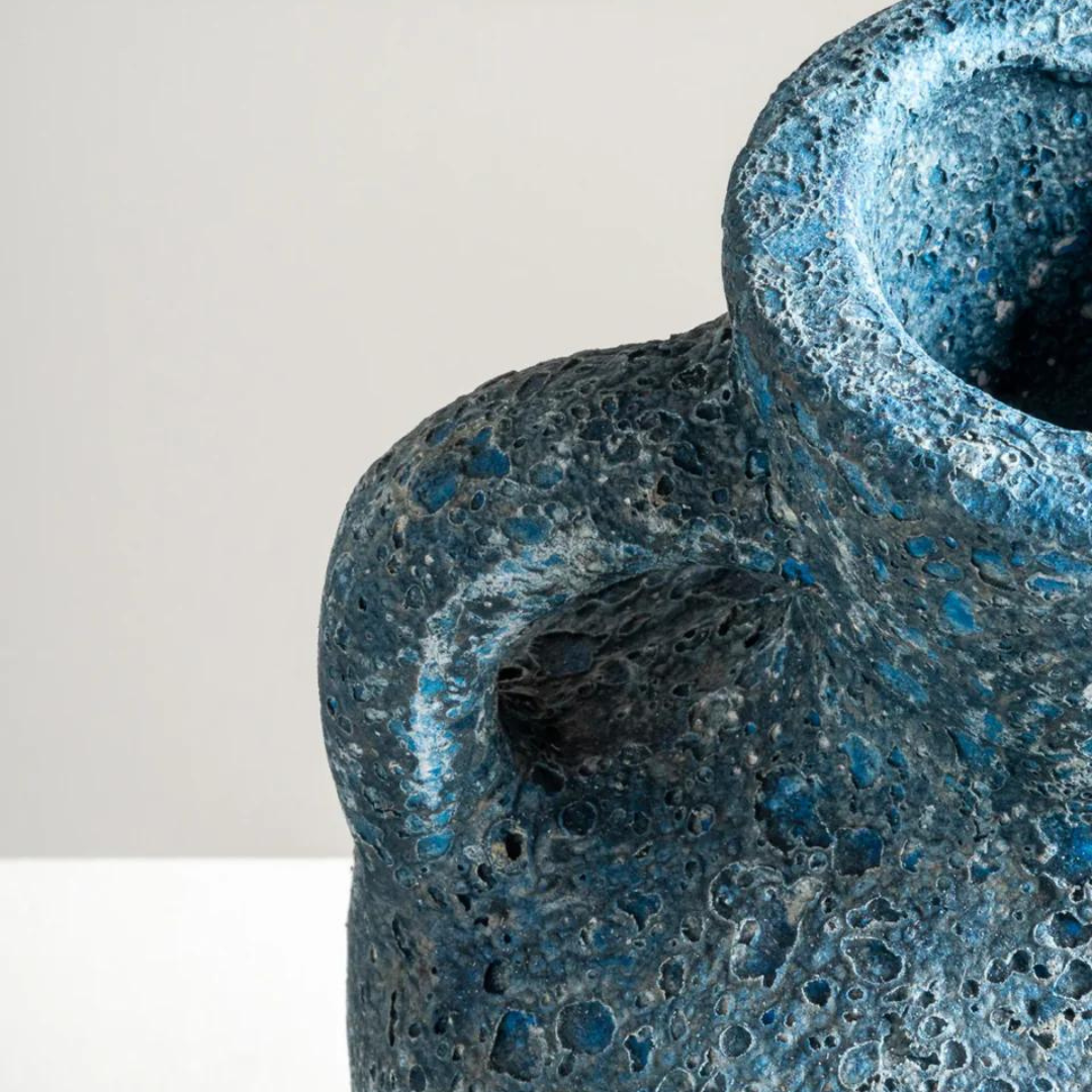 This is a up close image of details of the Cavern Vase - Ocean.