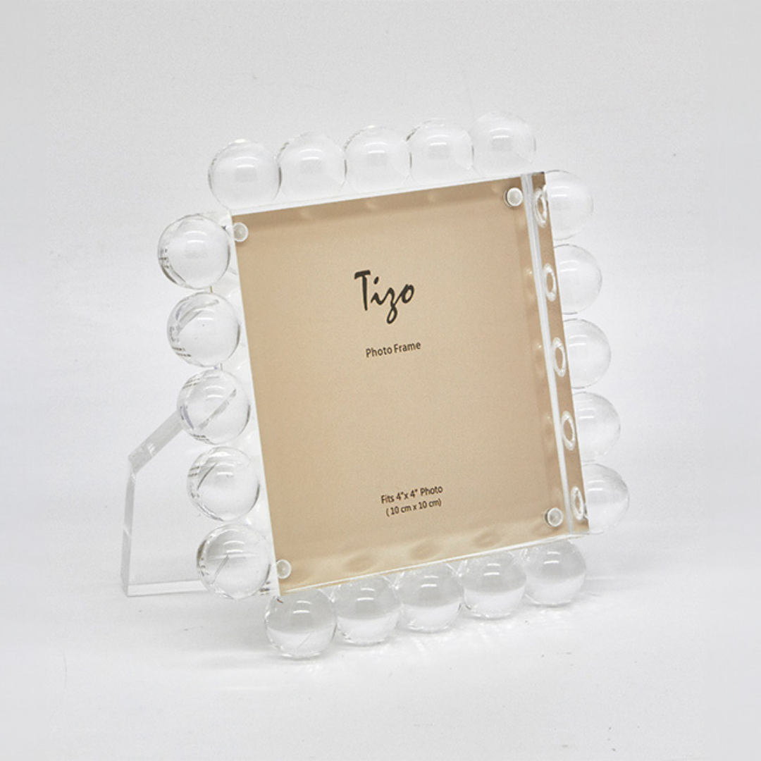 Lucite Bubble Frame Clear 4 x 6". 