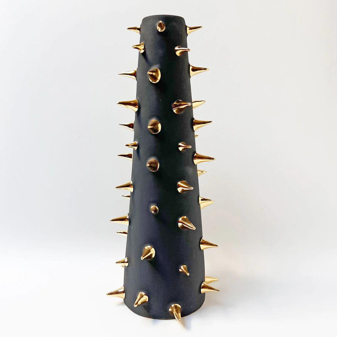 Cone Thorns Vase - Black