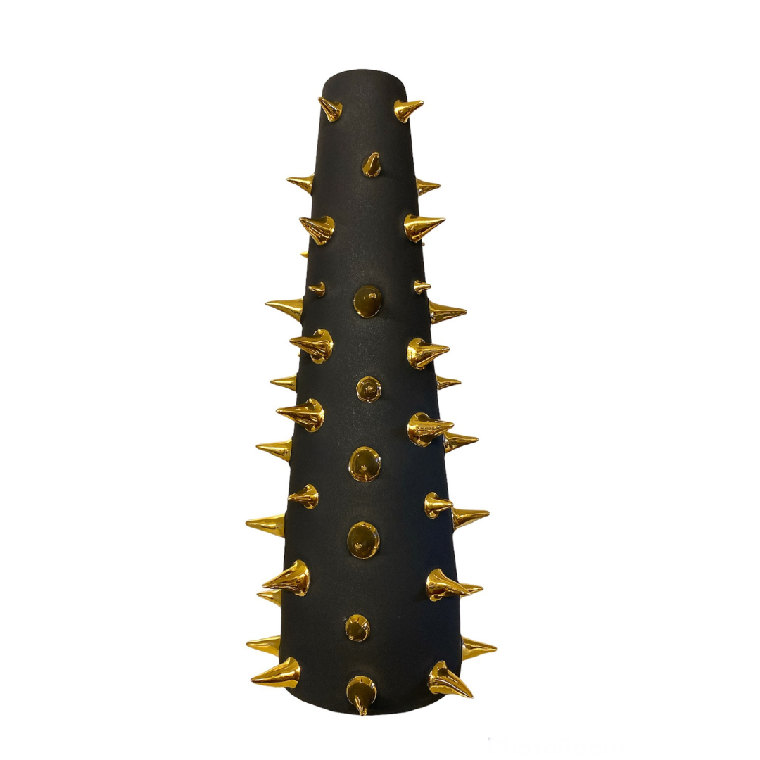 Cone Thorns Vase - Black