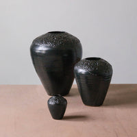 Esme Crawl Vase - Black Lava
