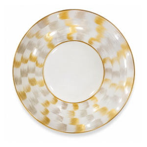Marie Daâge Zephyr 1 dinner plate in hand-painted white porcelain from France, featuring a rim decorated with a repeating pattern of gold and silver brushstrokes and a gold-trimmed edge.