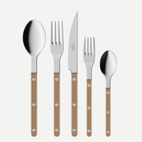 The Sabre Bistrot Pearly 5 Piece Setting - Shiny features five classic French-style utensils with shiny metal heads and light brown handles accented by three silver rivets, arranged on a white background.