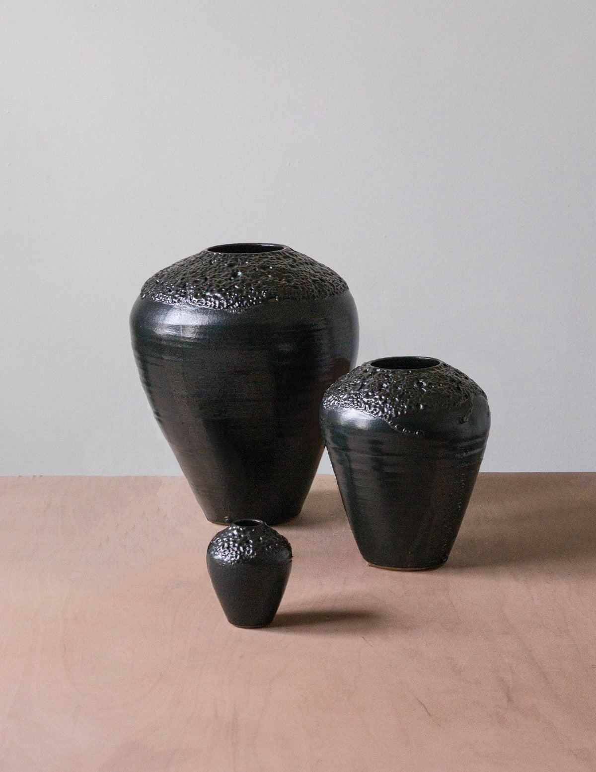 Esme Crawl Vase - Black Lava
