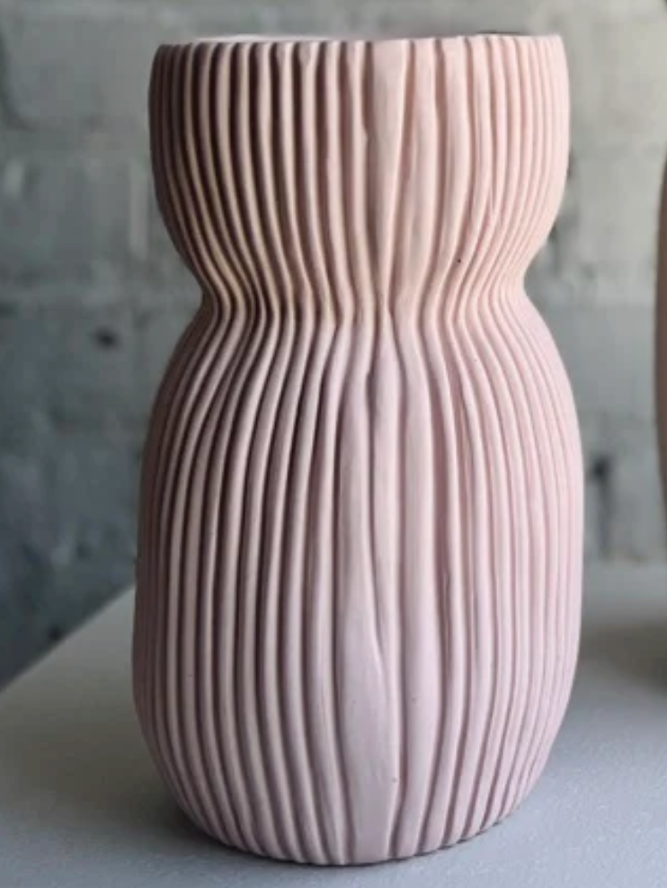 Curvy Round Vase Pink
