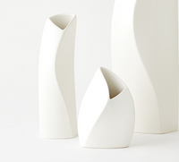 Willow Vase - White -