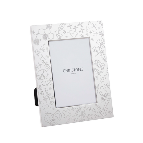 This graffiti frame is silver-plated and has "I Love You" in French. 