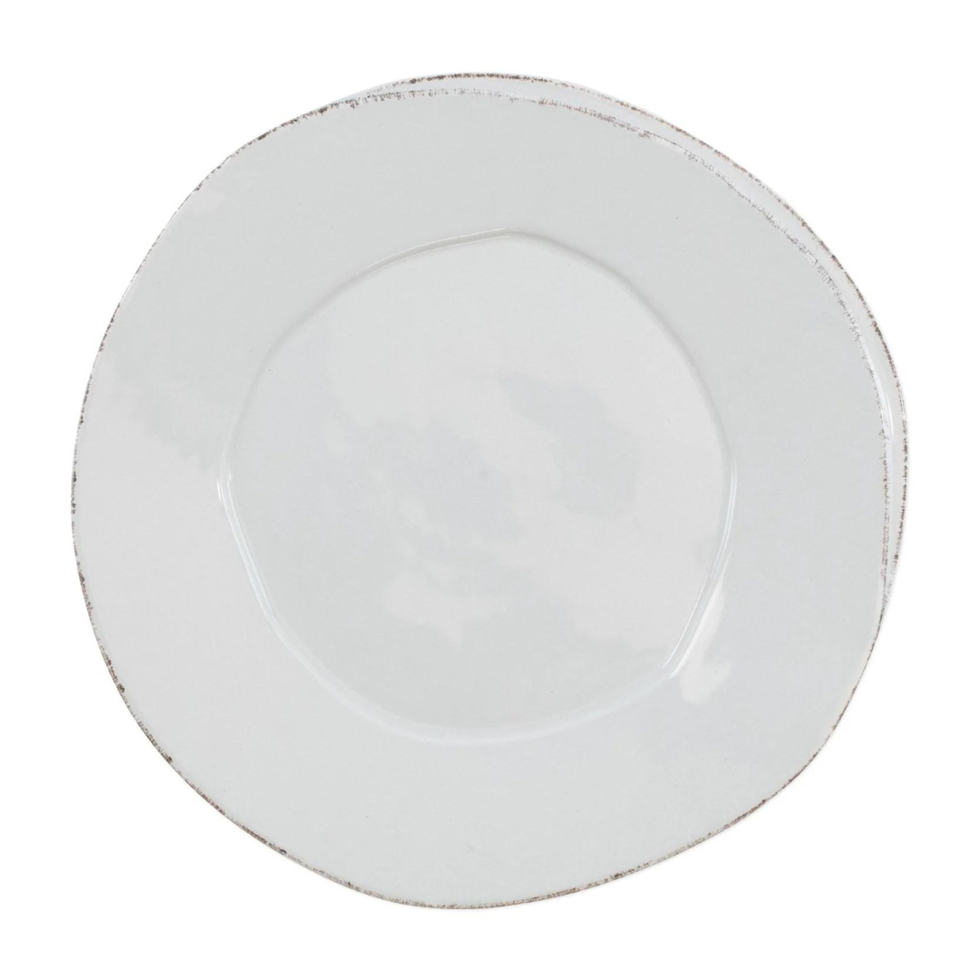 Light grey dinner plate made of stoneware. 