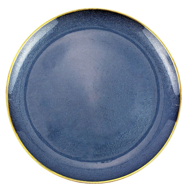 This metallic glass platter is designed in blue sapphire color and ringed with gold. 