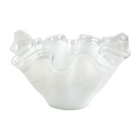 The onda bowl is made of premium white glass. 
