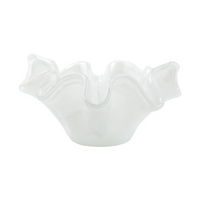 The small onda bowl is made of premium white glass. 