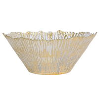 The rufolo deep bowl glass in large is embellished with golden trims. 