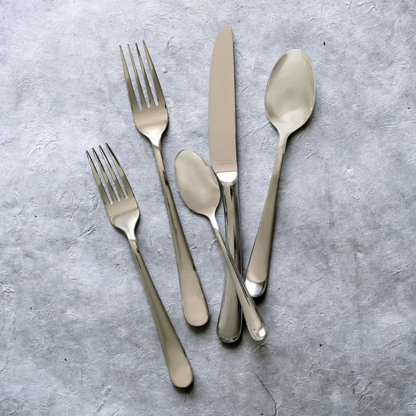 5-piece flatware sets in stainless steel. 