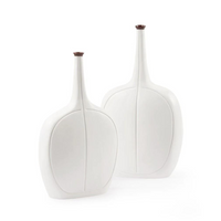 Vence vases in white porcelain. 